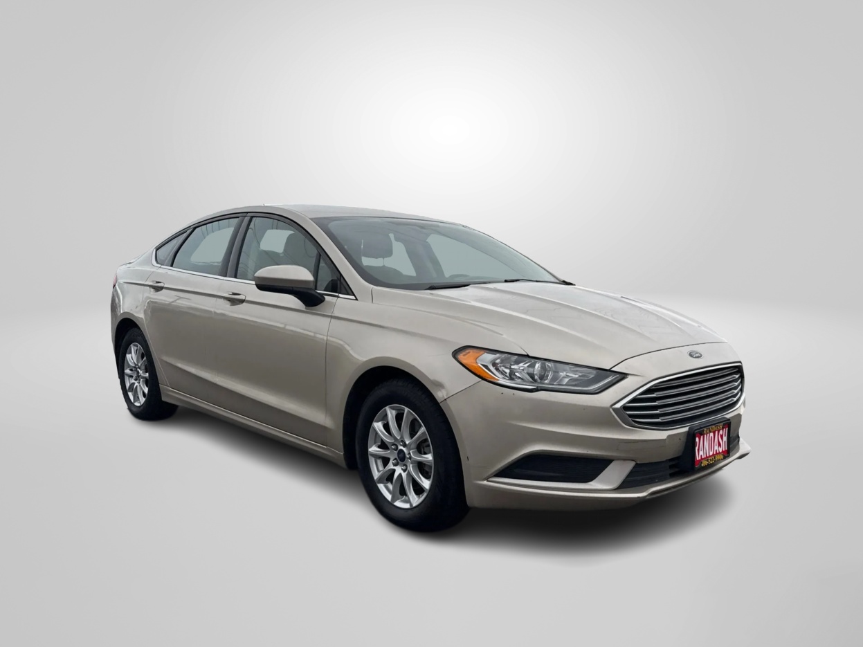 2017 Ford Fusion S's photo