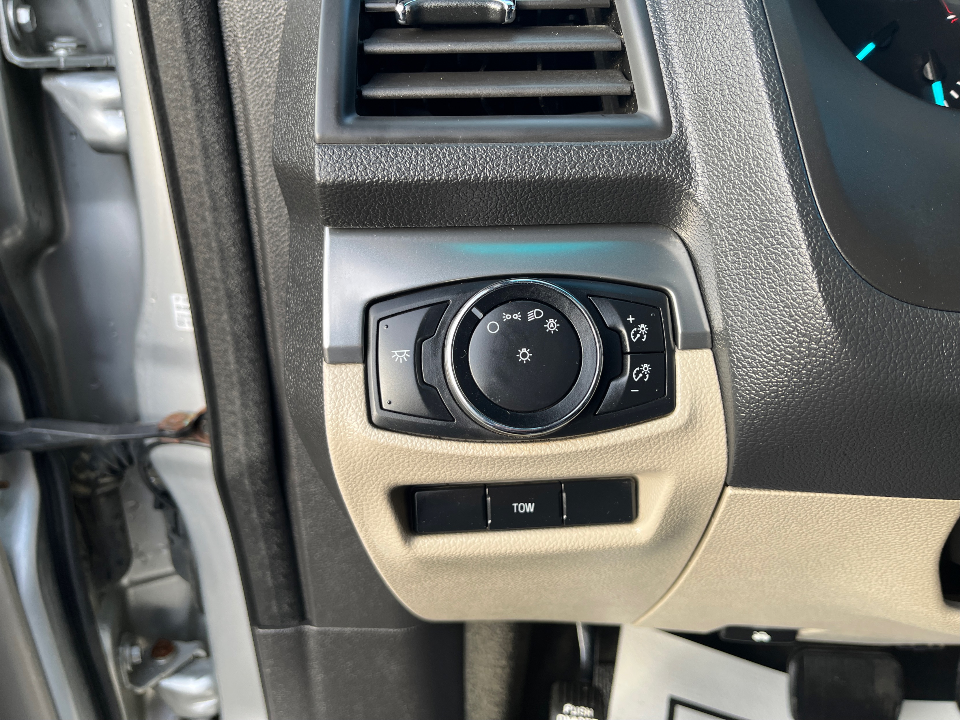 2014 Ford Explorer Base - Photo 17