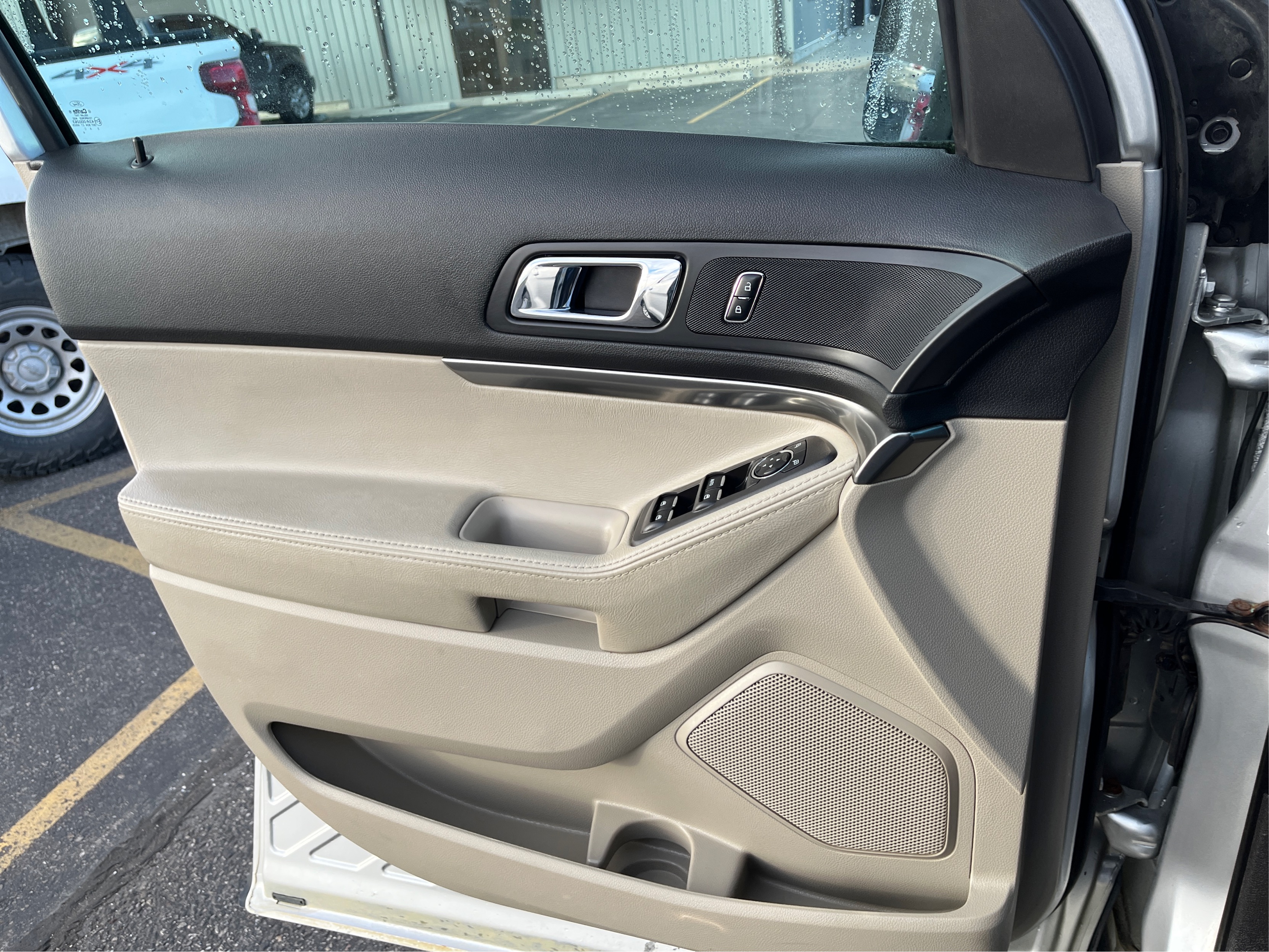 2014 Ford Explorer Base - Photo 18