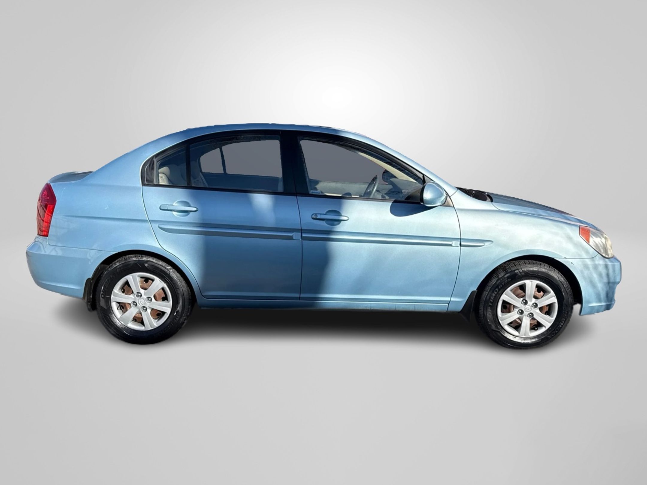 2009 Hyundai Accent GLS - Photo 4