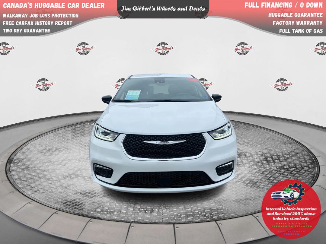 White 2025 Chrysler Pacifica Minivan Front-Wheel Drive Automatic