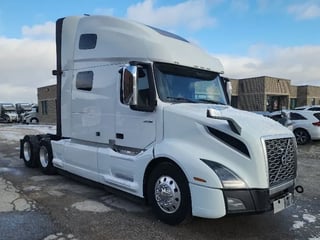 2019 VOLVO VNL760